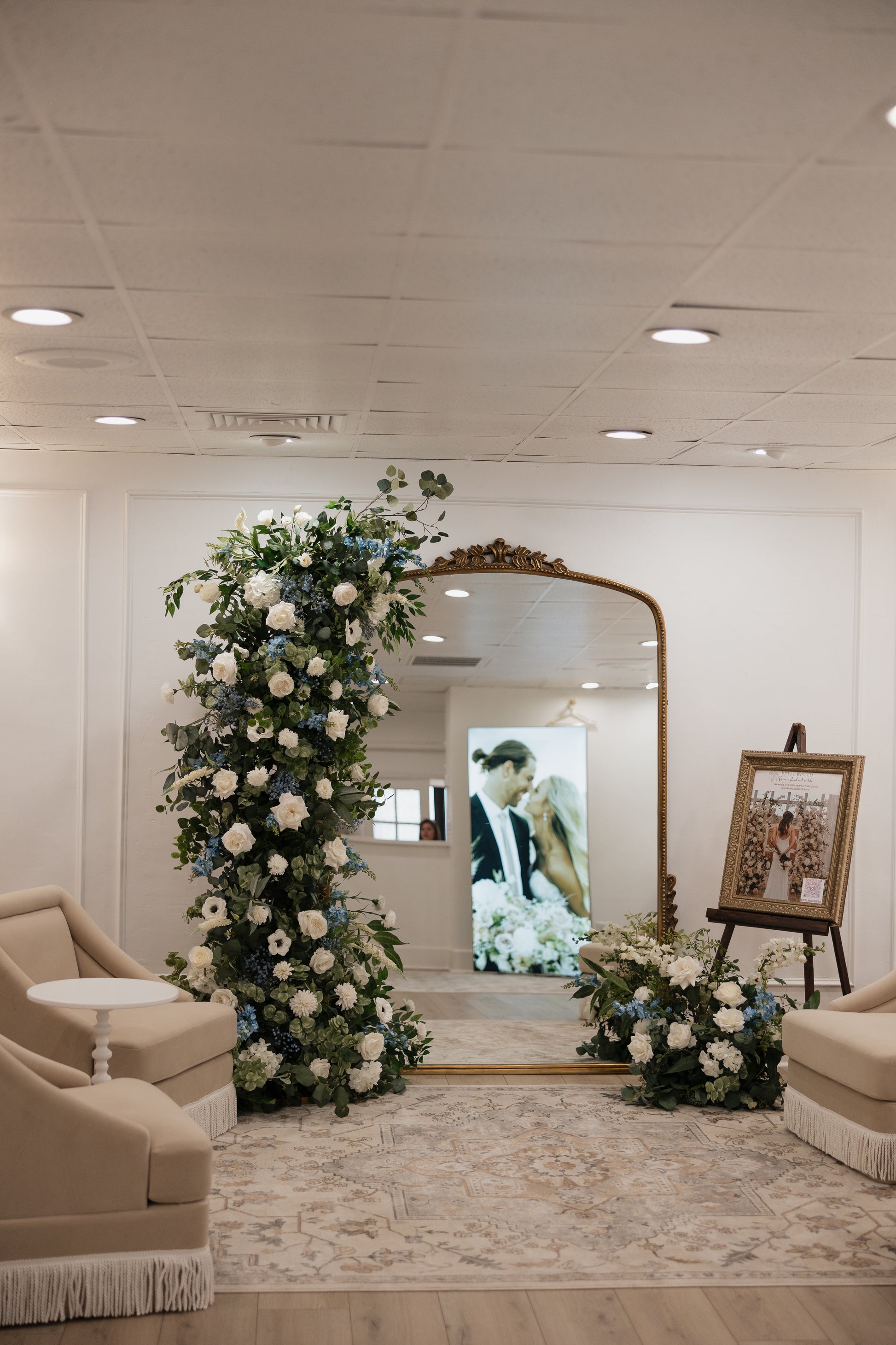 kylee-aisle-flowers-with-half-arch