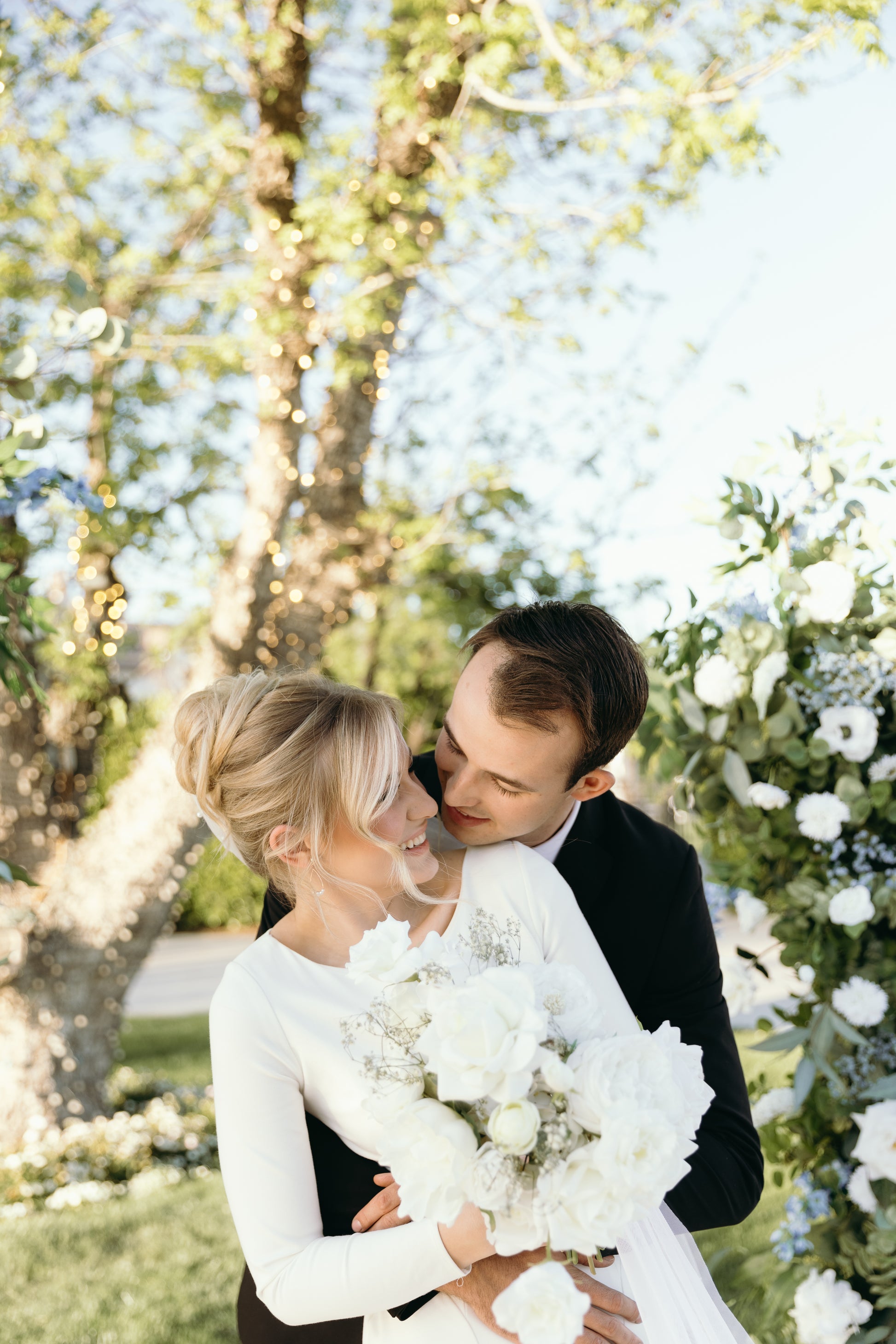 kylee-wedding-arch-couple-closeup