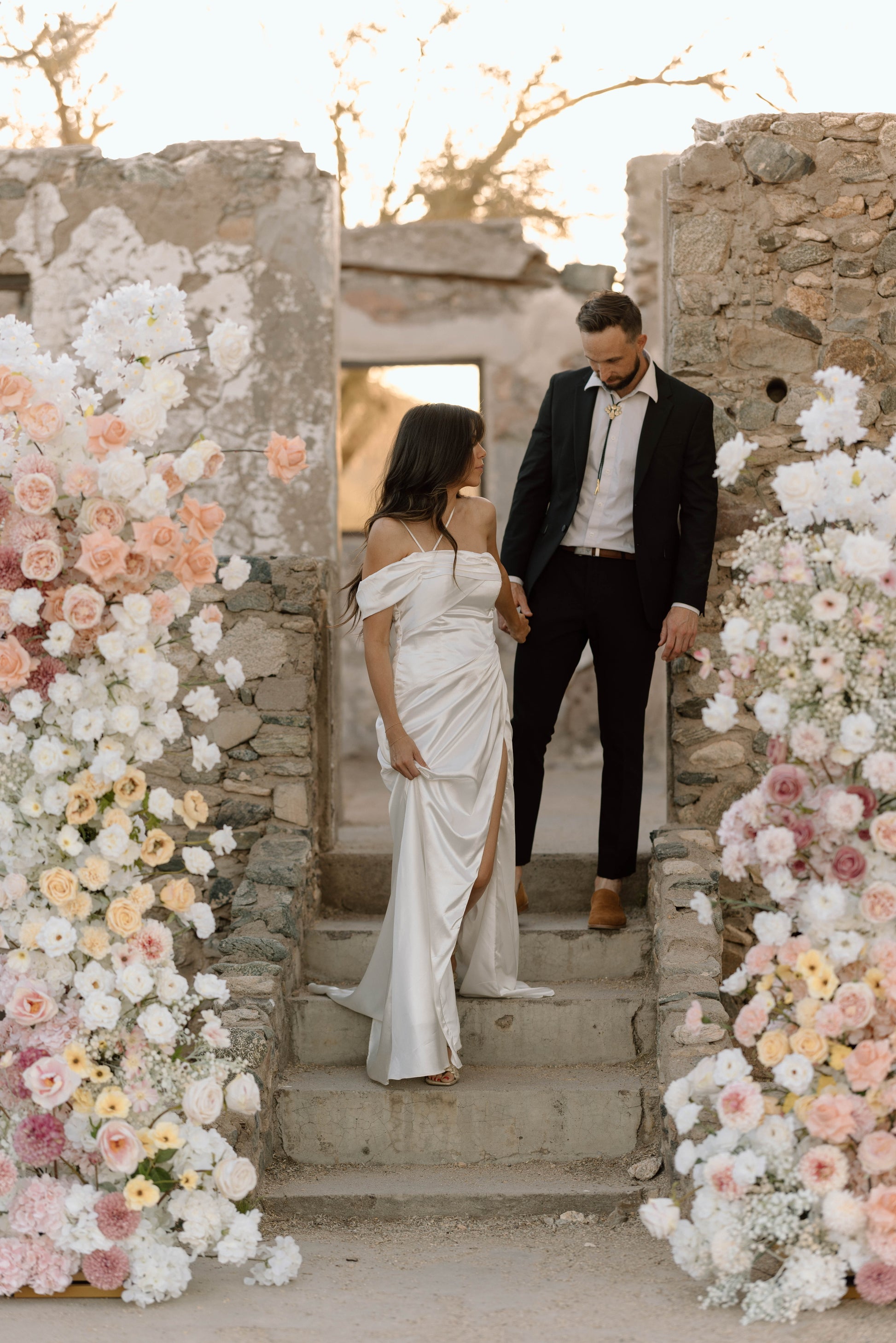 lilah-wedding-arch-couple