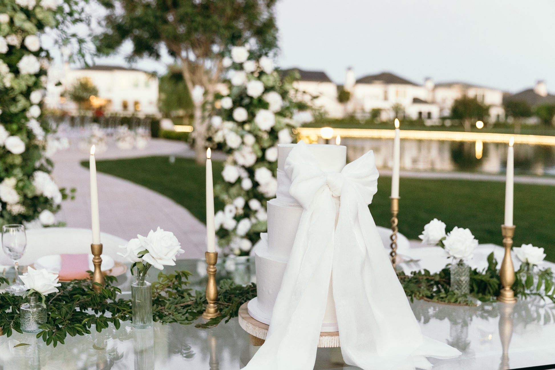 sydney-wedding-arch-cake