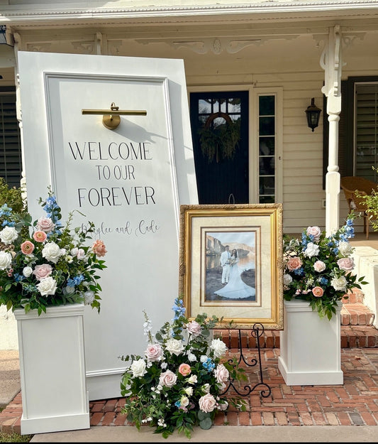 X-tra (Add-on Florals) Welcome sign, Welcome table, additional aisle flower arrangements