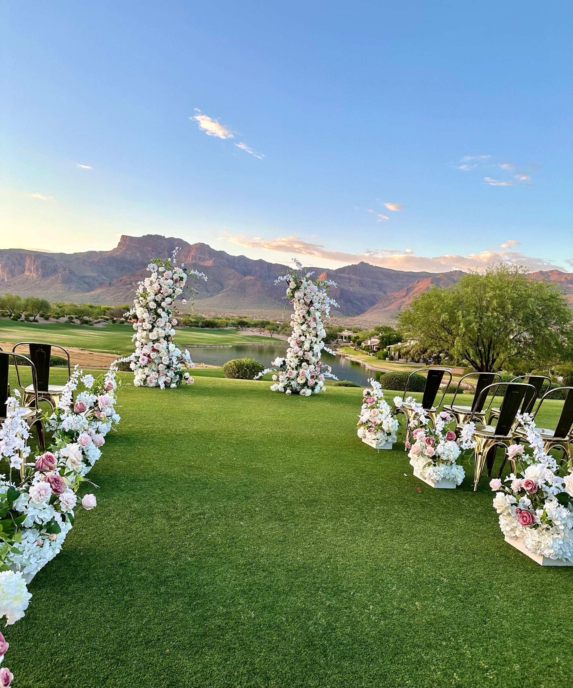 ella-arch-florals-with-aisle-flowers