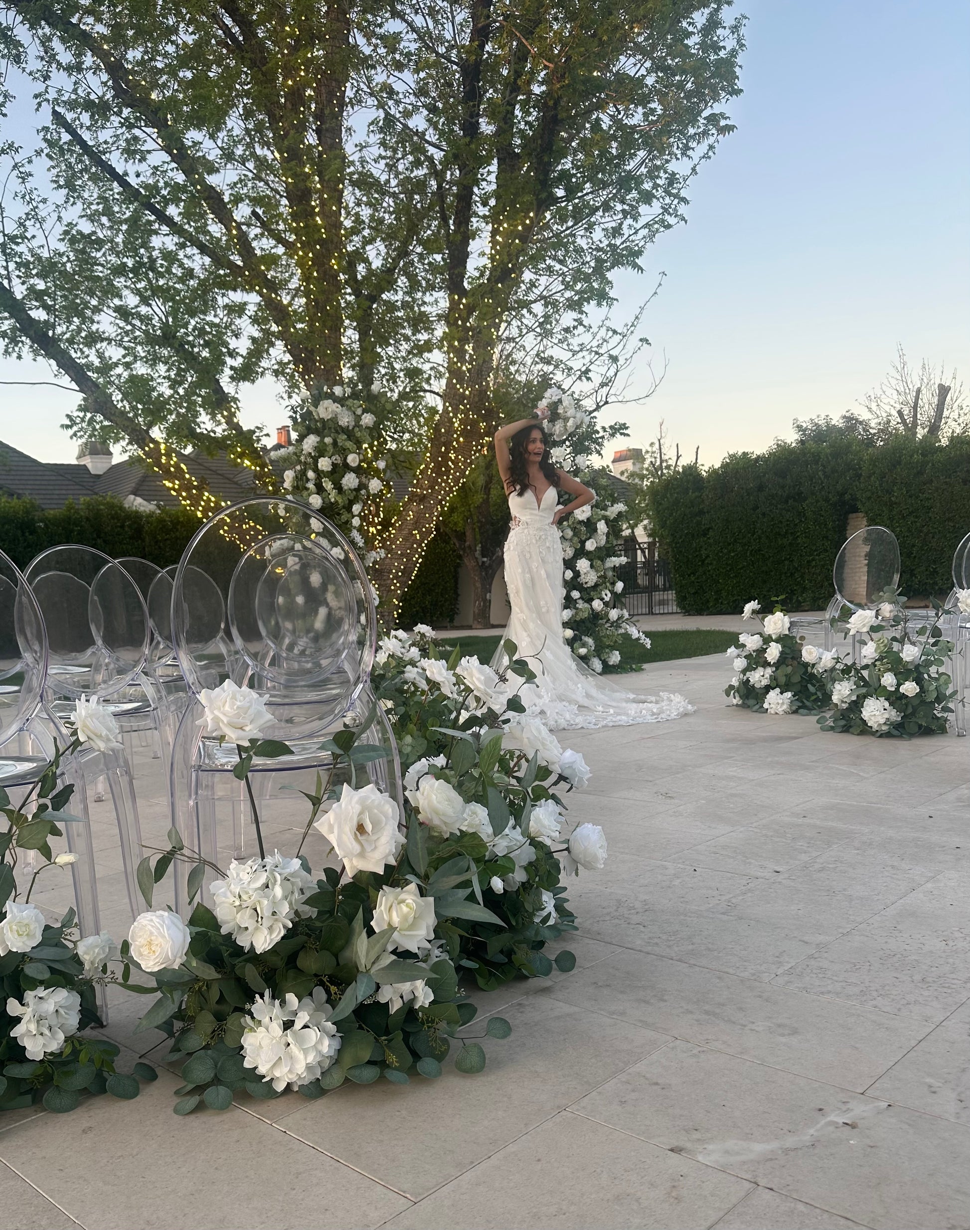 garden-aisle-flowers-garden-bride-with-arch