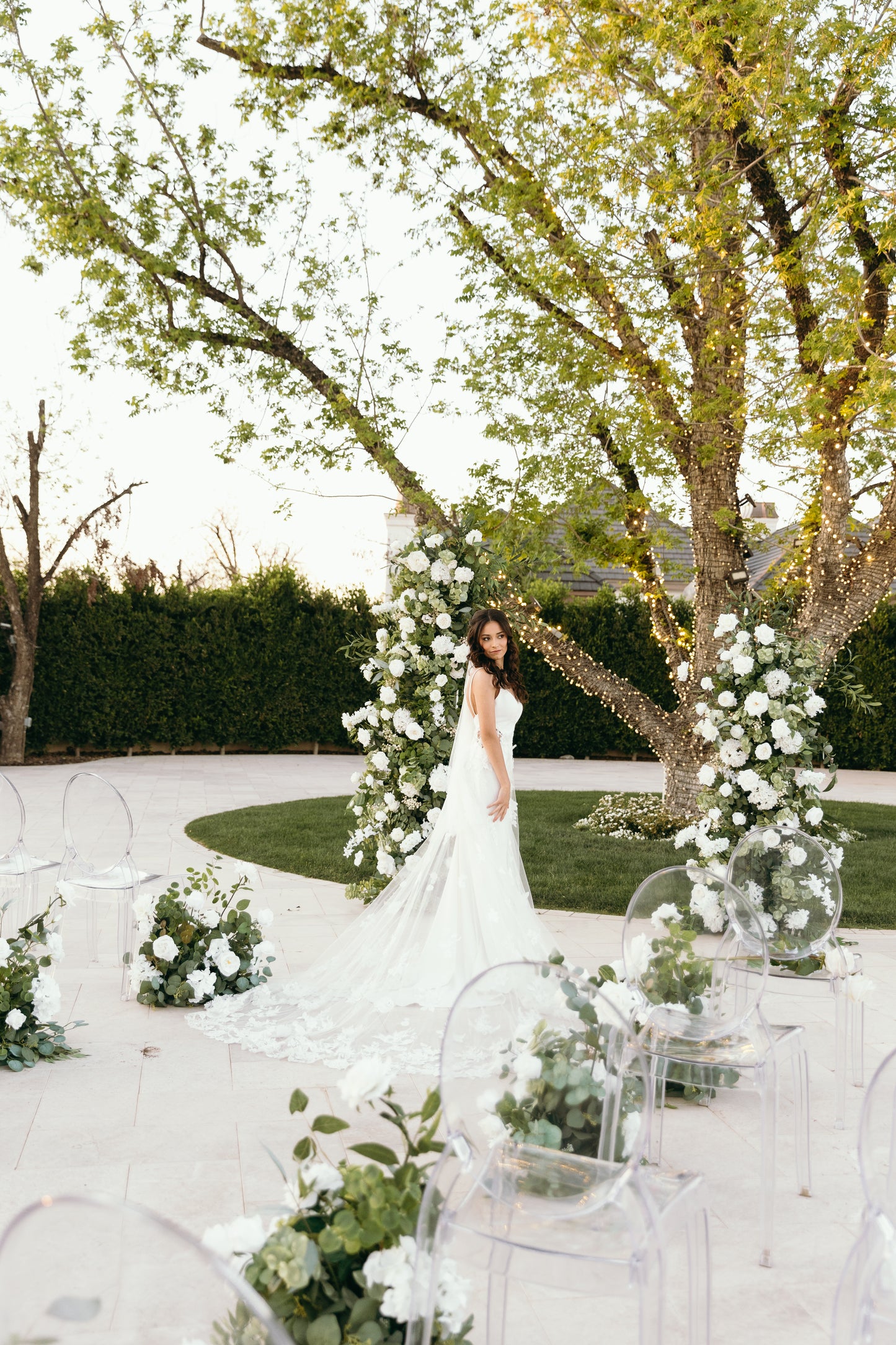garden-aisle-flowers-garden-bride